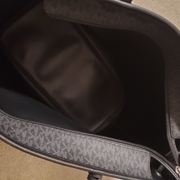 Michael Kors bag and matching wallet NWT - Picture 5 of 6